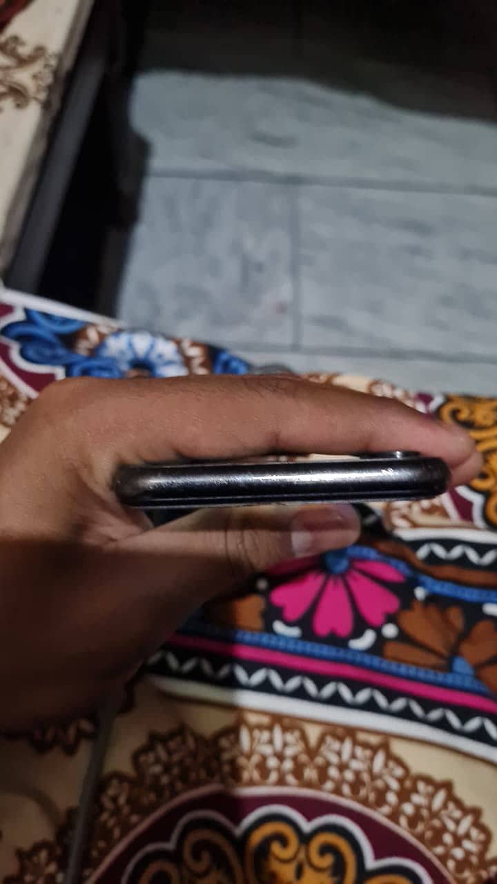 Apple iPhone X 4