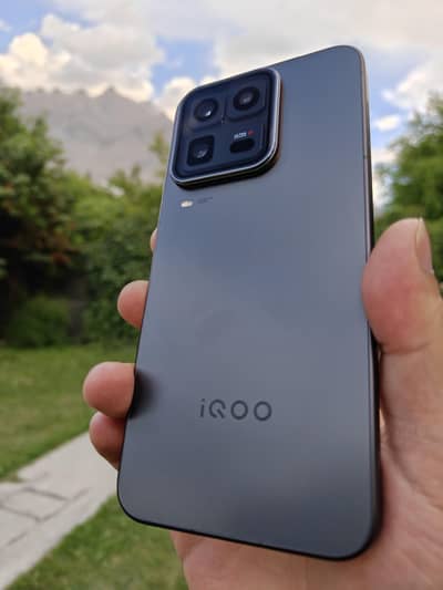 VIVO IQOO 15 ULTRA