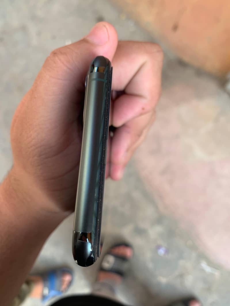 Apple iPhone 11 Pro Max 3