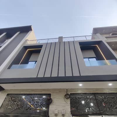 2.5 Marla House for sale hot location