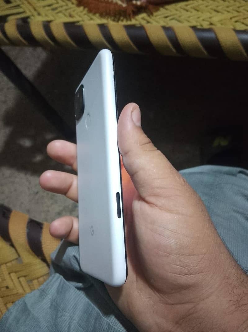 Google Pixel 4a 3