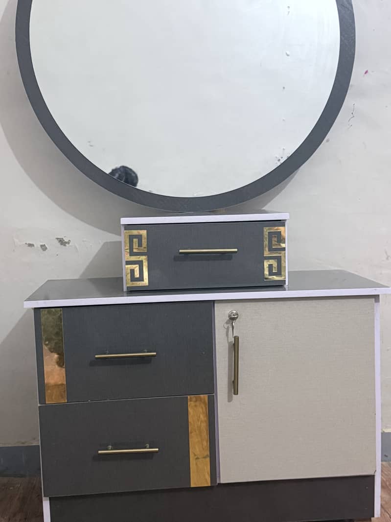Dressingtable 0