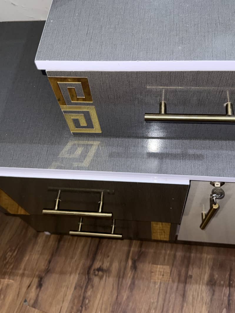 Dressingtable 2