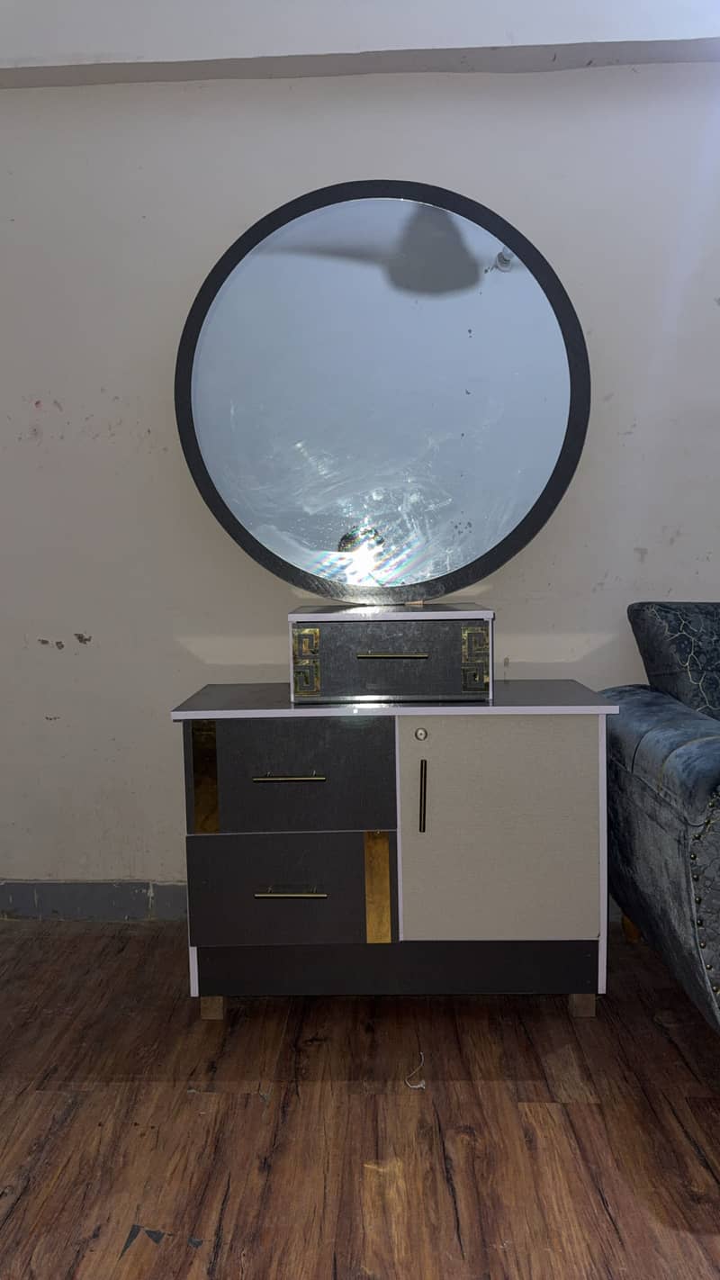 Dressingtable 6