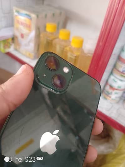 Apple iPhone 13