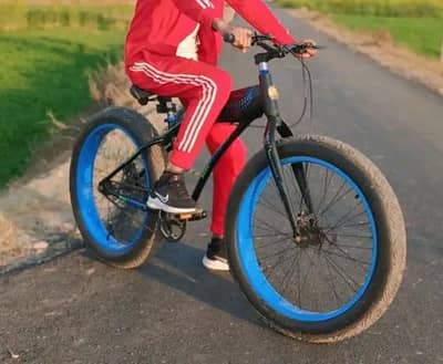imported bike h ,kavait se mangvai thi ,front break lose h baki All ok