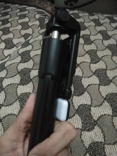 selfi stick (blue tooth) with flash light
