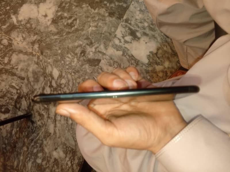 Apple iPhone 7 Plus 2