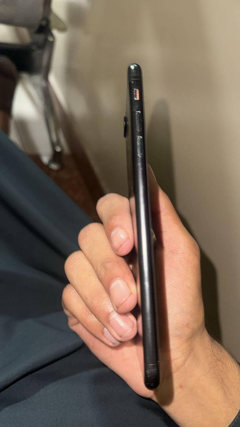 Apple iPhone 7 Plus 6