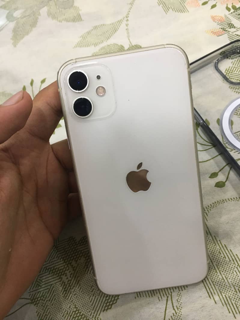 Apple iPhone 11 4