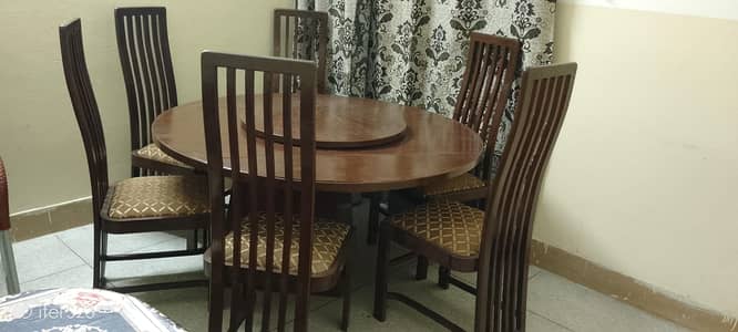 I am selling my dinning table with 06 chairs
