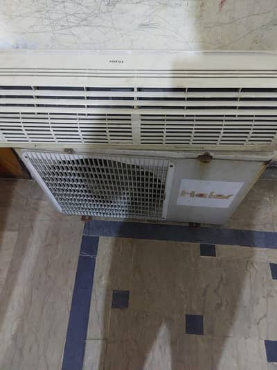 Simple AC 1.5 ton Haier company