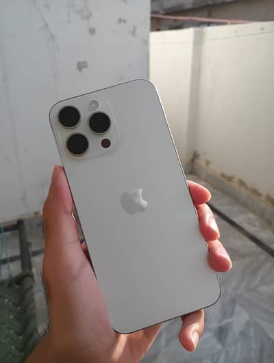 iPhone 15 Pro Max | 100% Battery health | Scatchless Condition