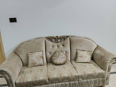 7 seater sofa with table for sell condition 10/10
