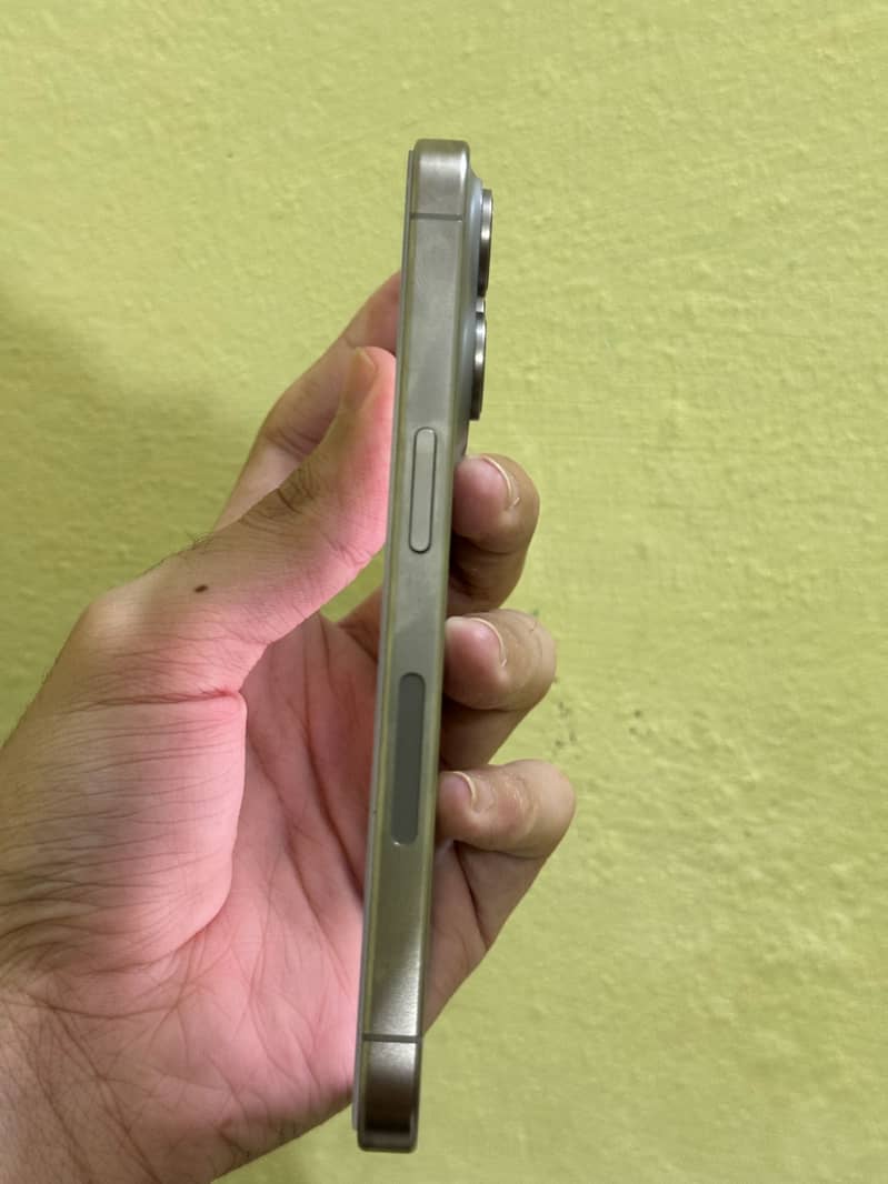 Iphone 15Pro 4