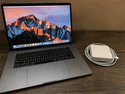 MacBook Pro 15" 2017 | 16GB RAM | 512GB SSD | Original Charger