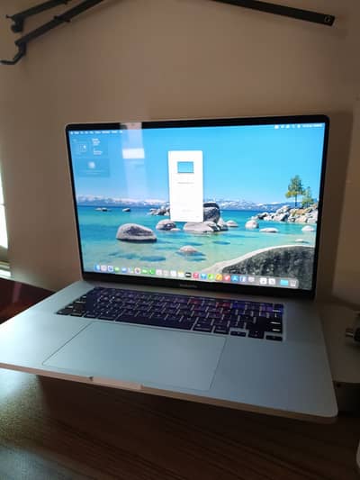 MacBook Pro 15" 2017 | 16GB RAM | 512GB SSD | Original Charger