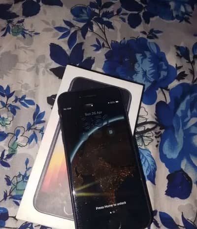 Apple iPhone SE 3 with box cable waterpack airtight