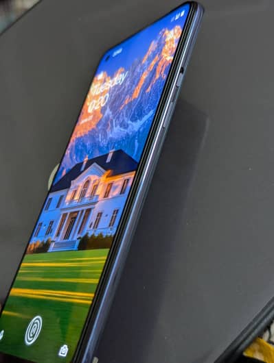 One Plus 9 |  12/256GB