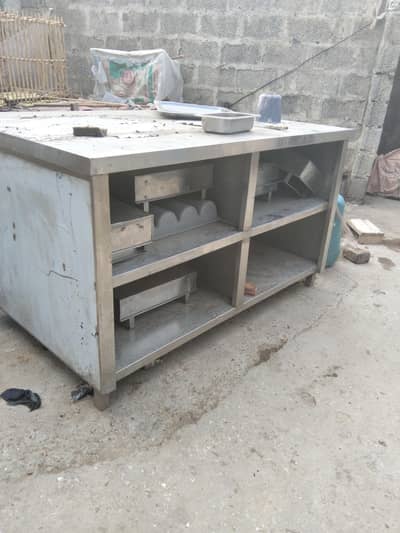 4*6 foot steel table