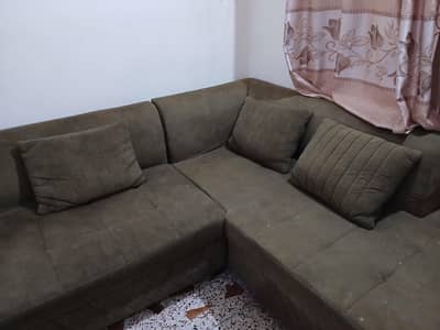 L shape sofa good cndition 6 seater