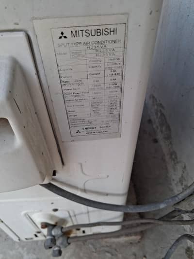 1 ton kenwwod mistubushi ac for sale in good condition bilkul okay h