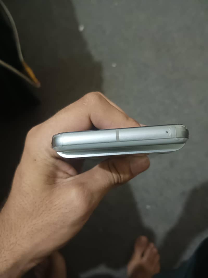 Google Pixel 8 3