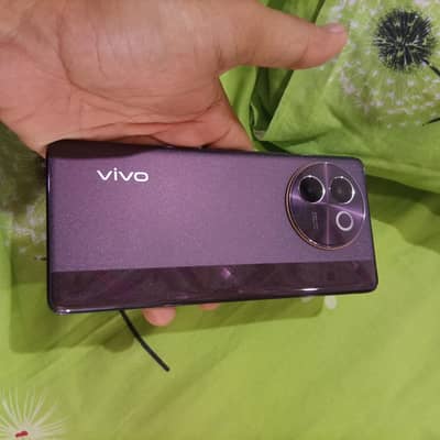 Vivo V30e full box 10 by 10 condition