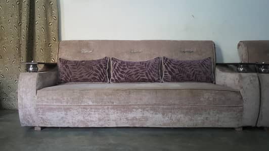5 SEATER SOFA SET NEW CONDITION FOR SALE VARY LOW PRICE  3: 1": 1