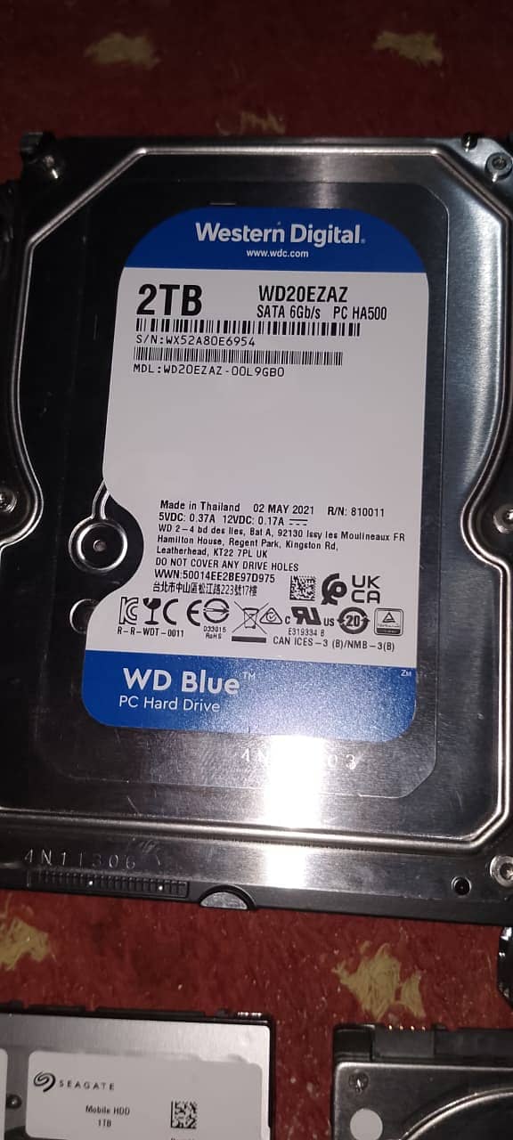 06 Ram,01 ssd,03 harddisk,02 Nvidia graphics card,2processor,2 camera 4