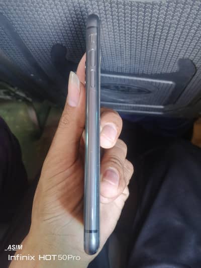 IPHONE 11 BATTERY 91 % FACTORY UNLOCKED (4 MONTH SIM TIME AVAILABLE)
