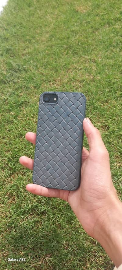 Apple iPhone SE 2 ( Exchange possible with xr or XS