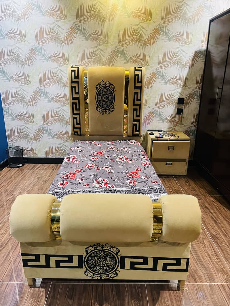 Single bed 0