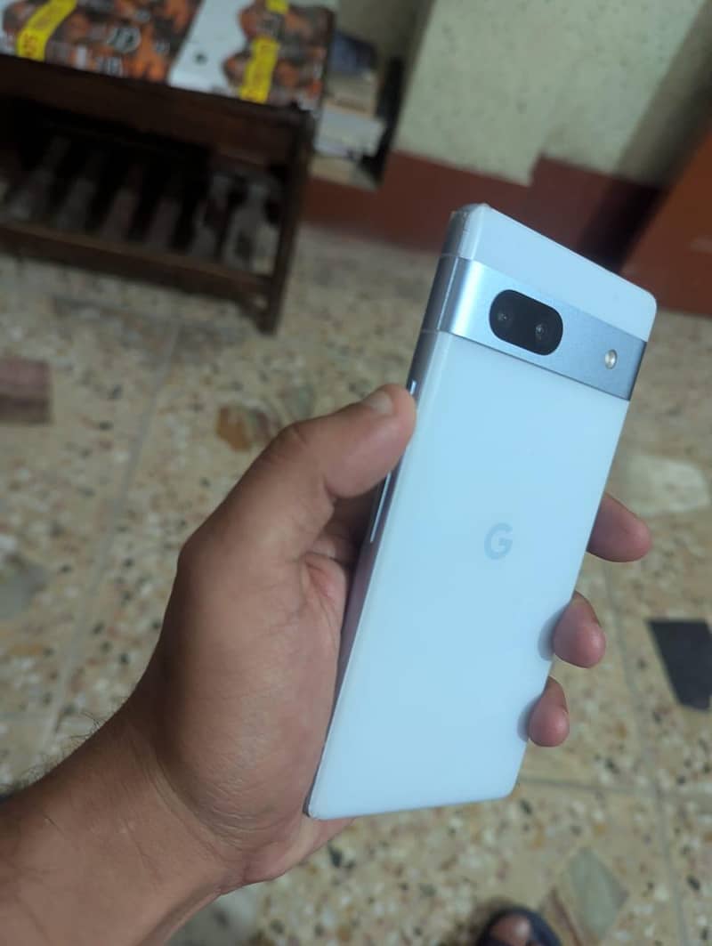 Google Pixel 7a 4