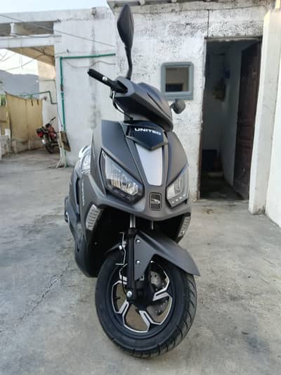 united petrol Scooty brand new 2 din uose 100cc