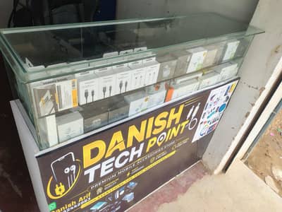 counter for mobile shop 4ft size almost new