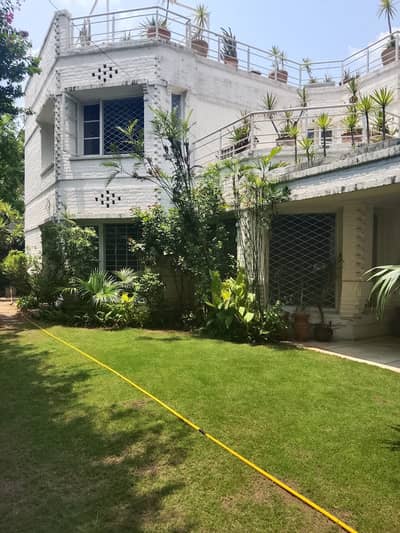 Investors Should Sale This Flat Located Ideally In Cantt