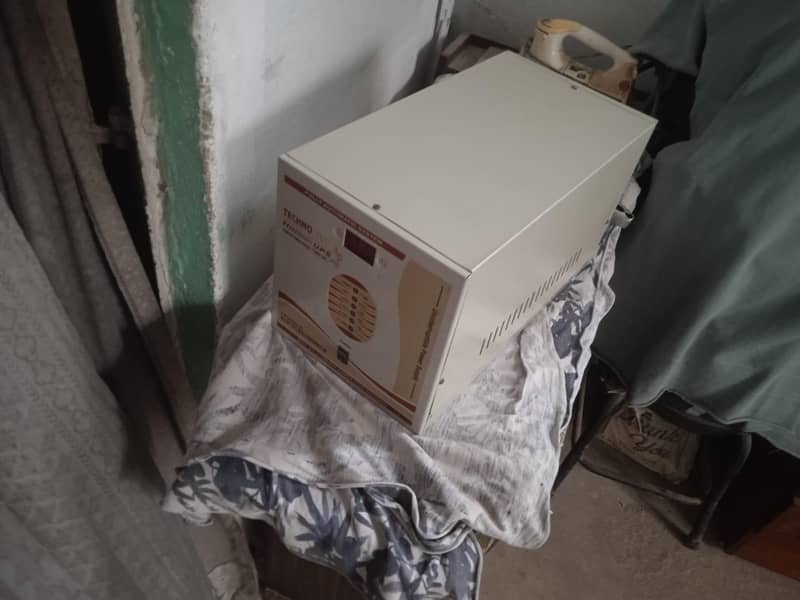 Techno tec UPS 1000 VA fully Automatic 1
