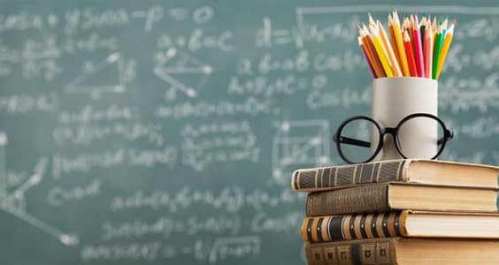 Female Online Teacher