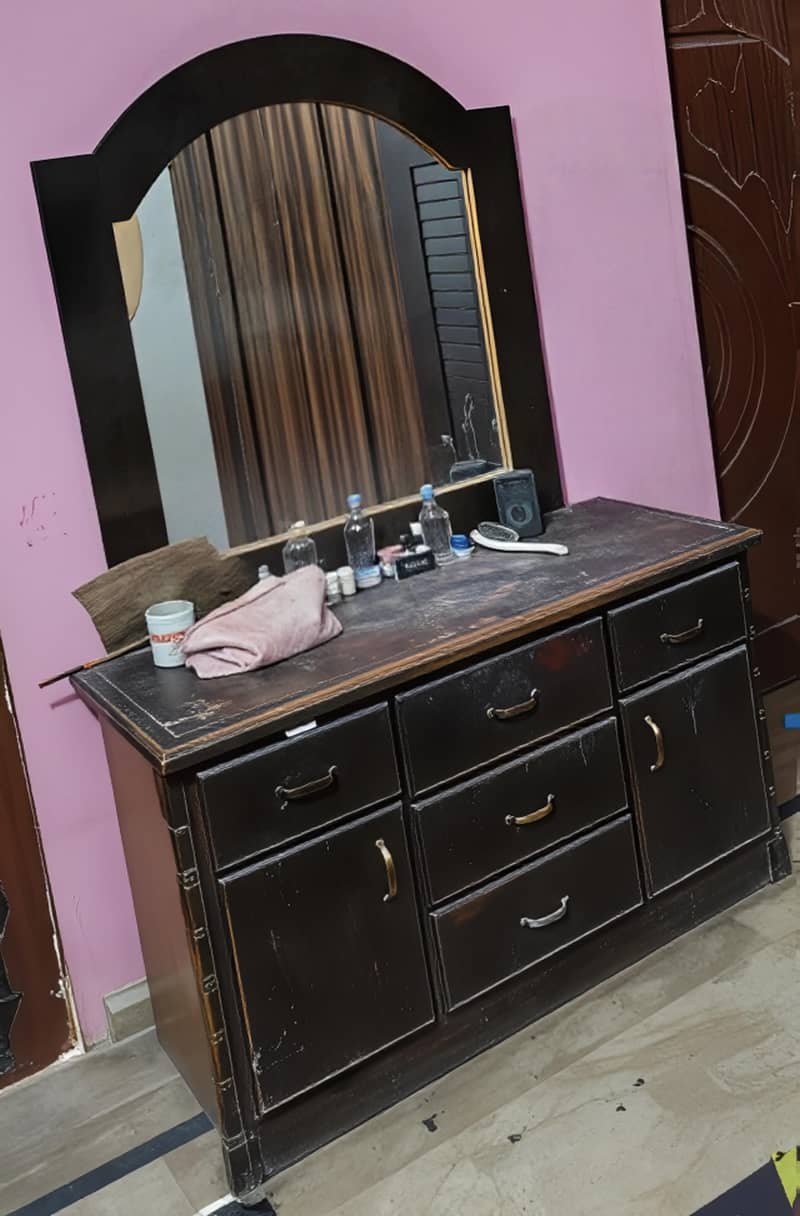 Dressing Table 0