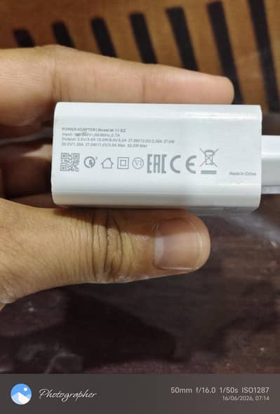 Mi original charger 33 watt 100 percent phone box wala charger