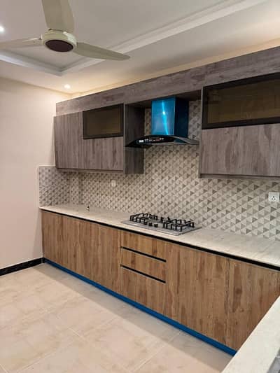 NEAREST PARK 300 Square Yards House In Askari 6 SEC-4 AVAILABLE FOR SALE