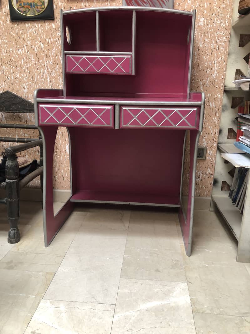 Study table 4