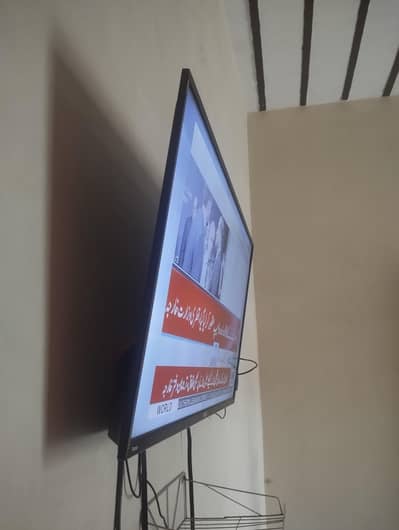 Oreint Original 40 Inches LED TV