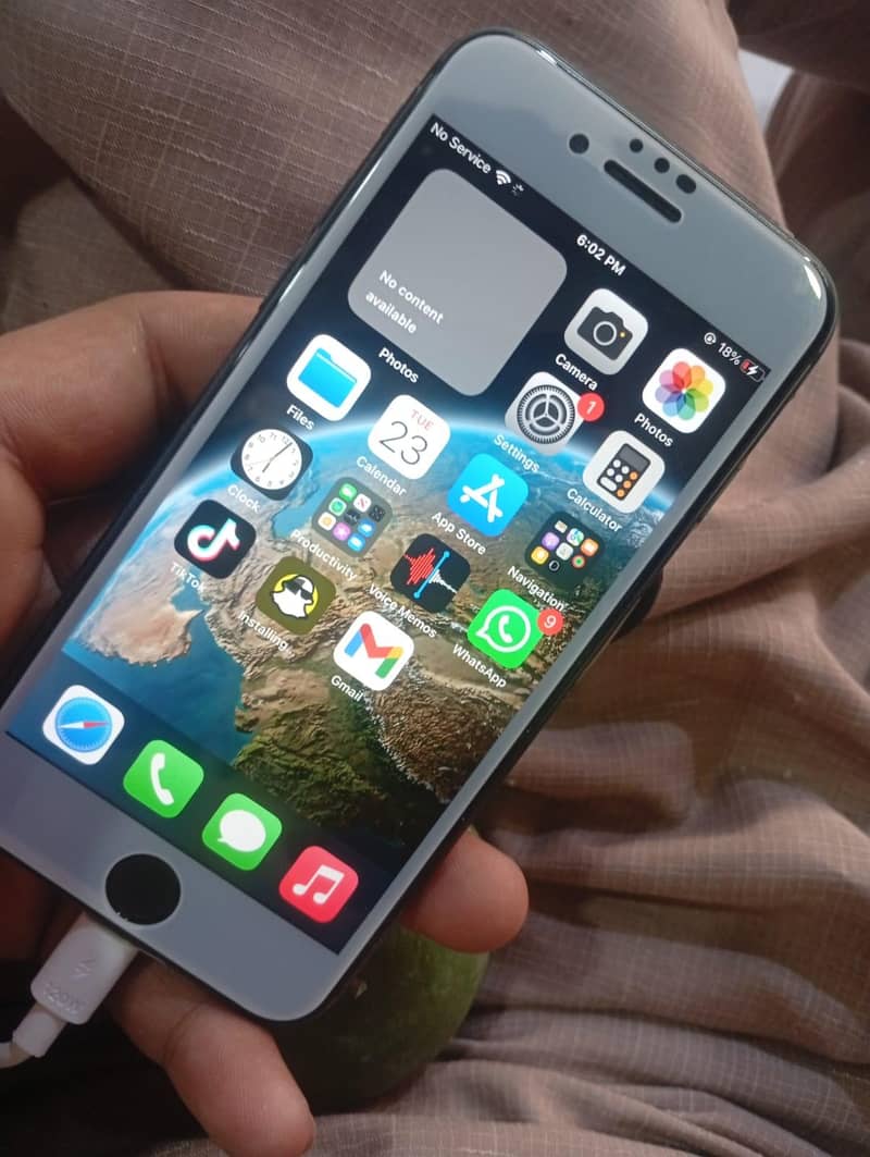 Apple iPhone 8 3
