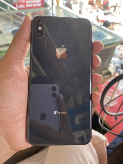 Apple iPhone XS Max 64 GB bearty chang penal ma line ha
