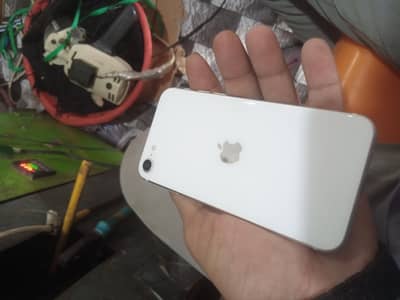 Apple iPhone SE