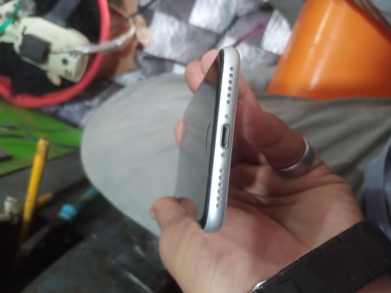 Apple iPhone SE 4