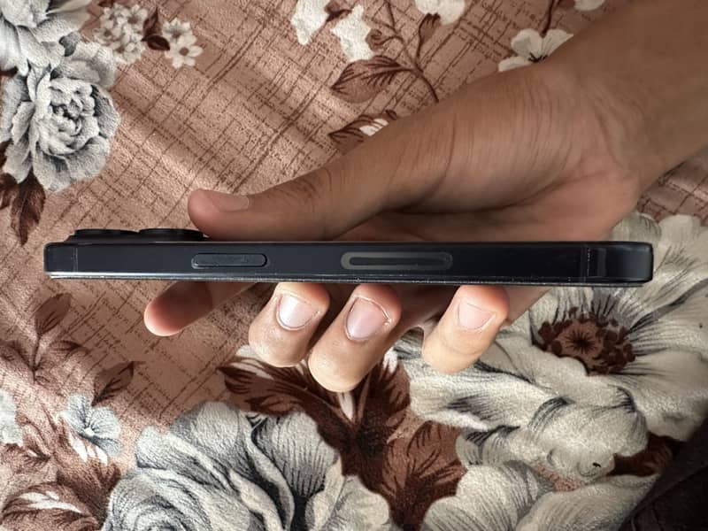Apple iPhone 15 Pro 2
