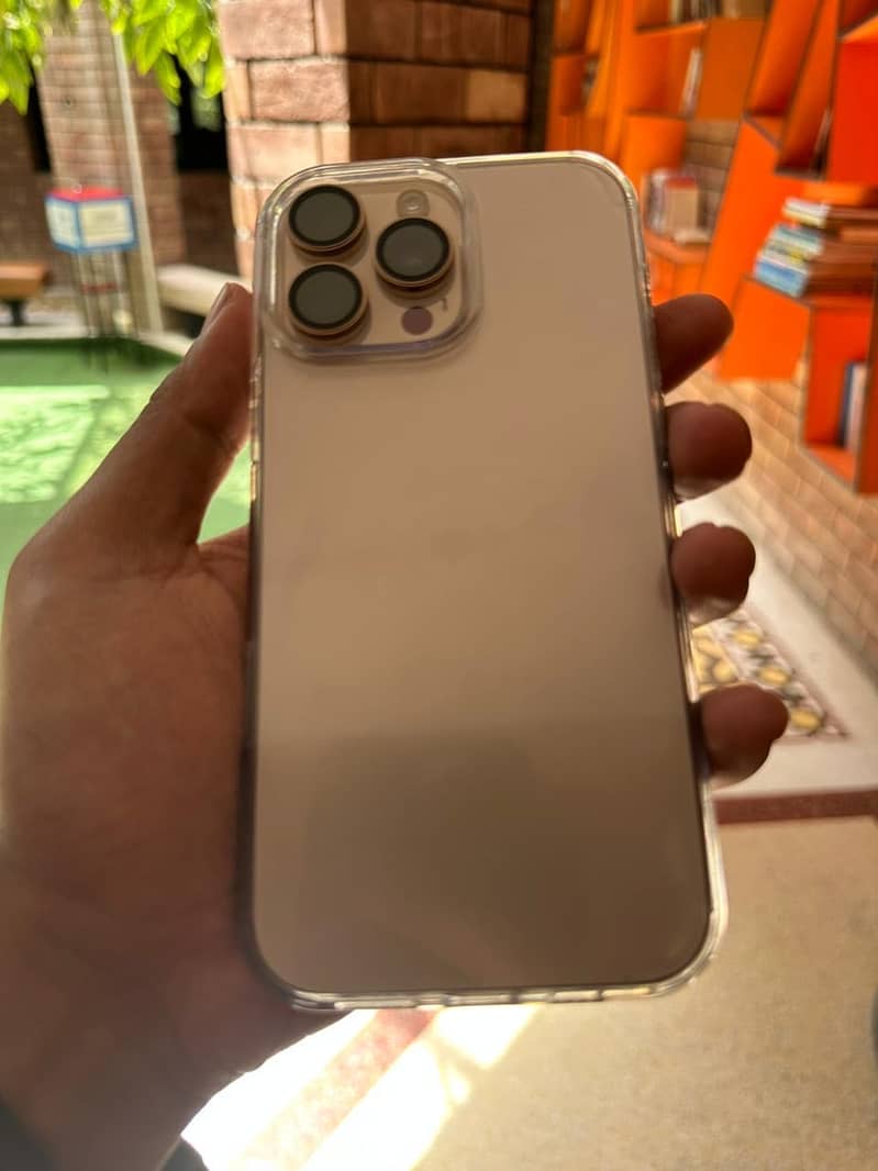 Apple iPhone 16 Pro Max 5